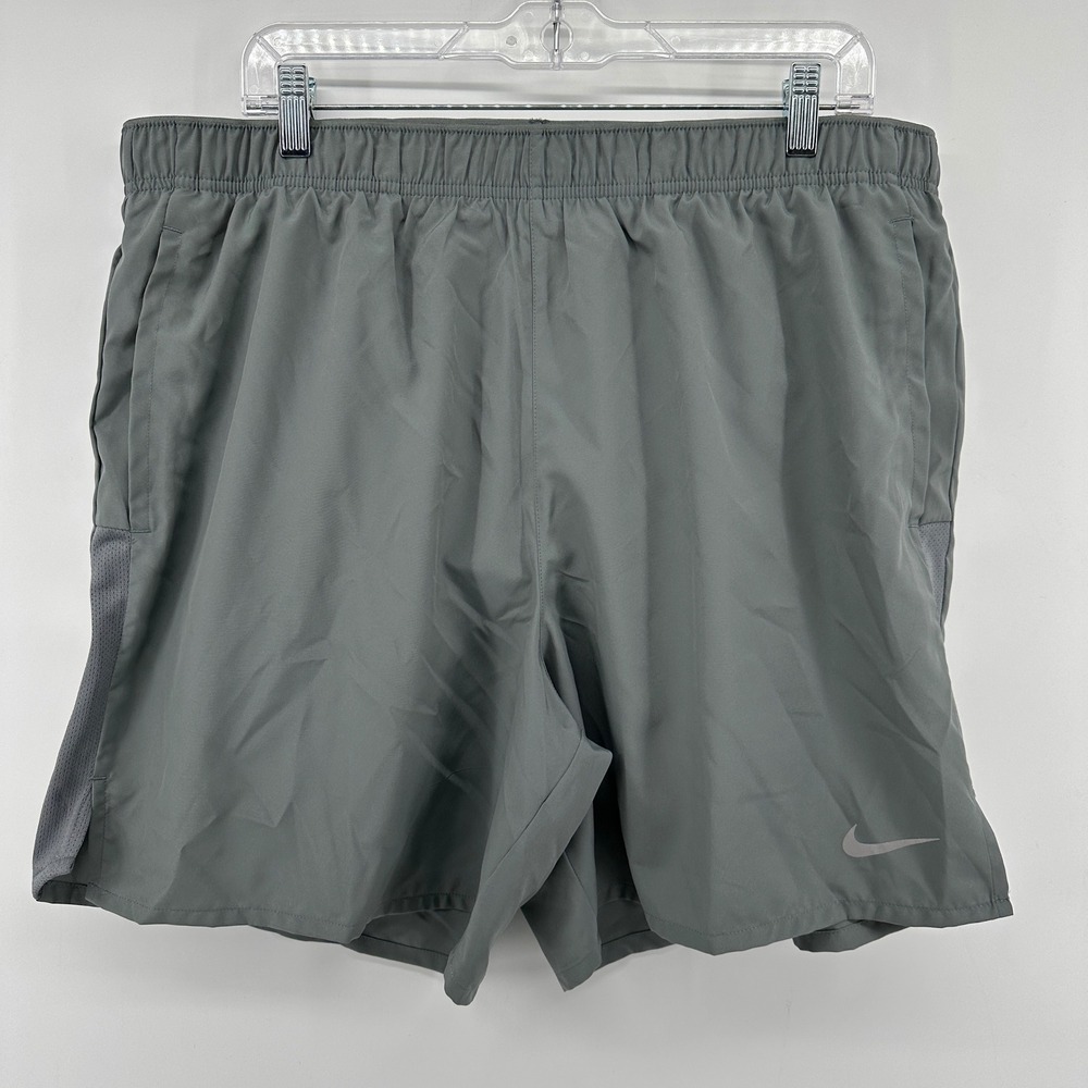 Nike Challenger Dri-Fit Mens 7 Inch Running Shorts Grey DV9359-084 Size XXL NWT